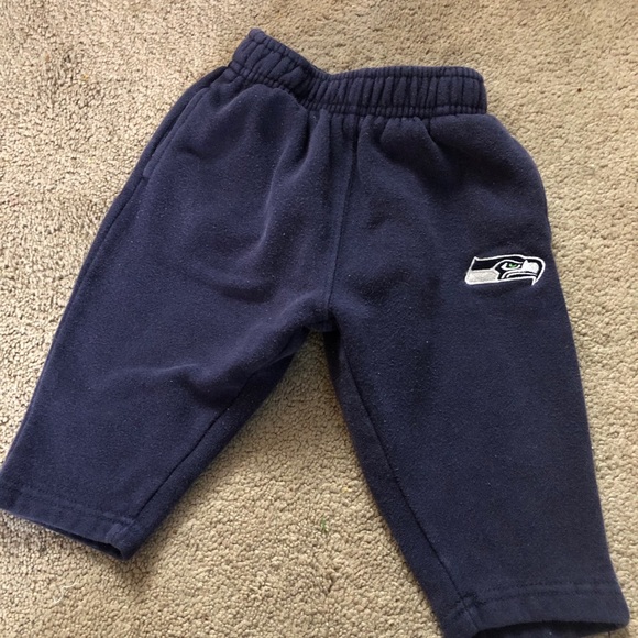 Seahawks sweatsuit 6-9 months - Picture 3 of 3